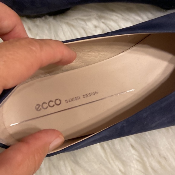 Ecco Blue Suede Flats Sleek Minimalist Design size US 6 BNWOT see photos - Picture 3 of 12